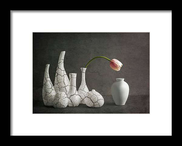  Framed Print featuring the photograph Love Is Still There! by John-mei Zhong
