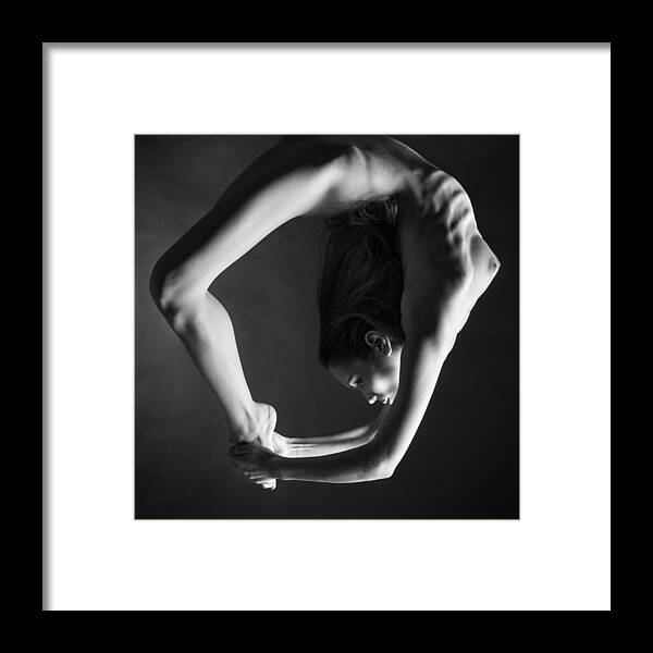 Nude Framed Print featuring the photograph O by Magnusphotos