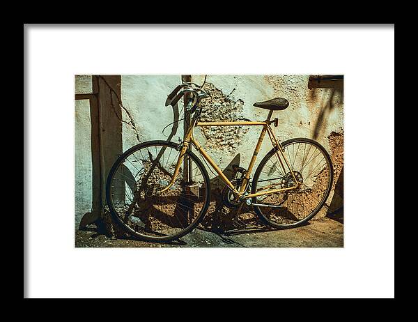 10 Speed Framed Print featuring the photograph Old Bike Against and Old Wall by Jason Fink
