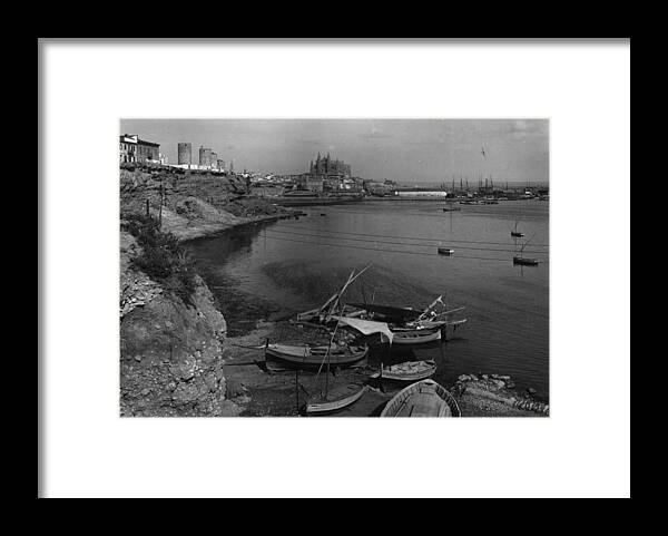 Outdoors Framed Print featuring the photograph Palma Vista by Hulton Archive