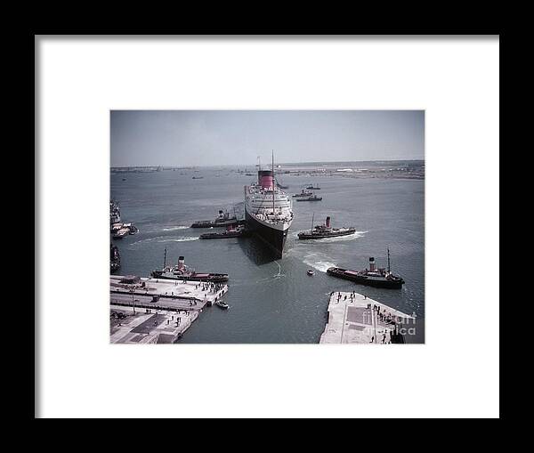 Cunard Line Framed Print featuring the photograph Queen Elizabeth In Southampton Harbor by Bettmann