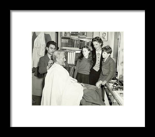 Expertise Framed Print featuring the photograph Redgrave Family Watching Makeup Artist by Bettmann
