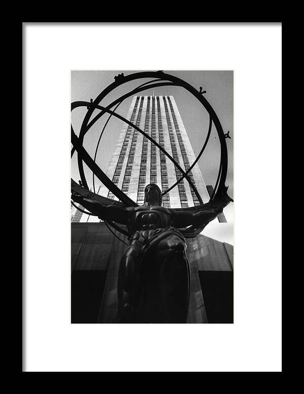Statue Framed Print featuring the photograph Rockefeller Statue by Mpi