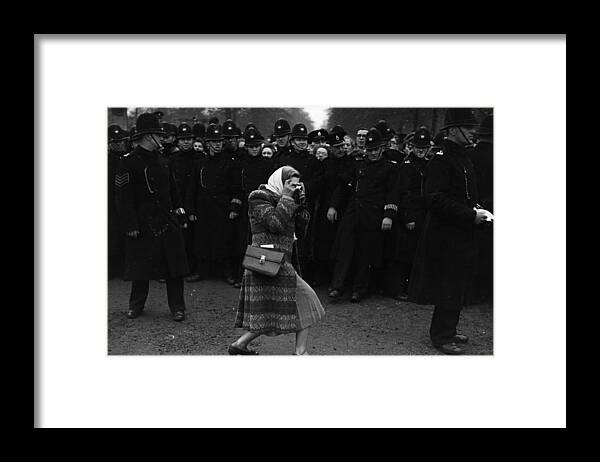 Crowd Framed Print featuring the photograph Royal Photographer by Bert Hardy