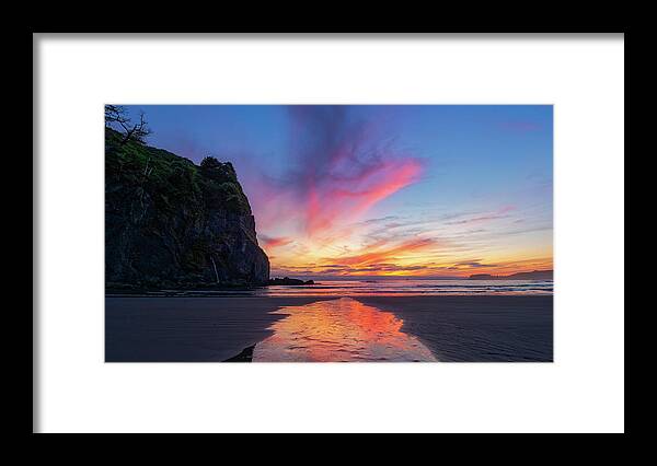 Ruby Framed Print featuring the photograph Ruby Beach 21 by Thomas Hall