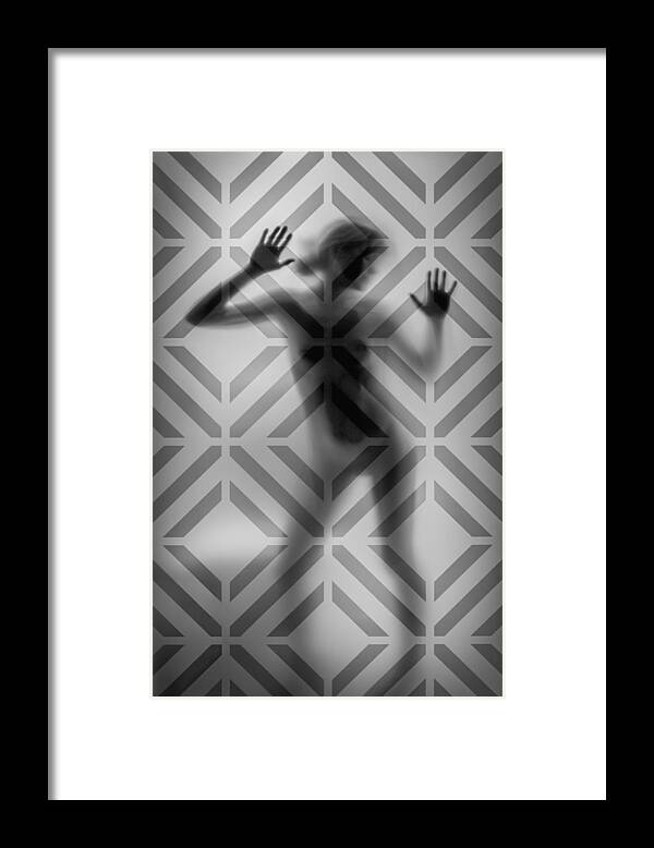 Silhouette Framed Print featuring the photograph Sombras A Contrasluz by C. Israel Chamorro