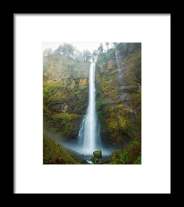 Waterfall Framed Print featuring the photograph Spectacular Multnomah Falls by Gary Kochel