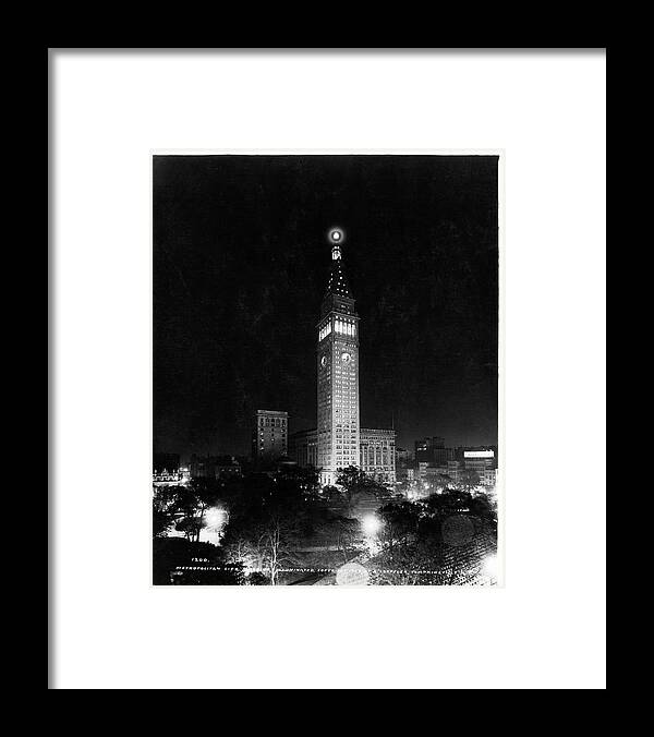 1950-1959 Framed Print featuring the photograph The Metropolitan Life Building In New by P. L. Sperr