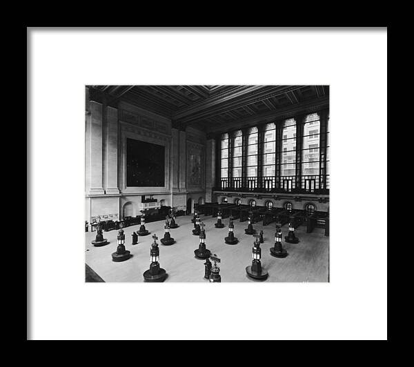 Trading Framed Print featuring the photograph Trading Floor by Hulton Archive