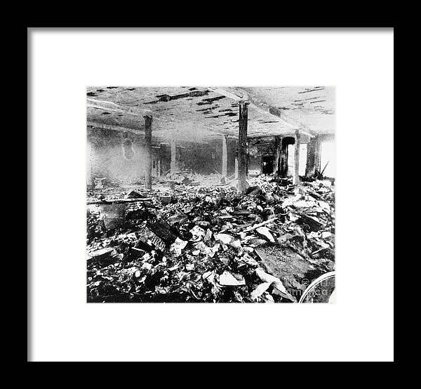 Horror Framed Print featuring the photograph Triangle Shirtwaist Company Fire by Bettmann