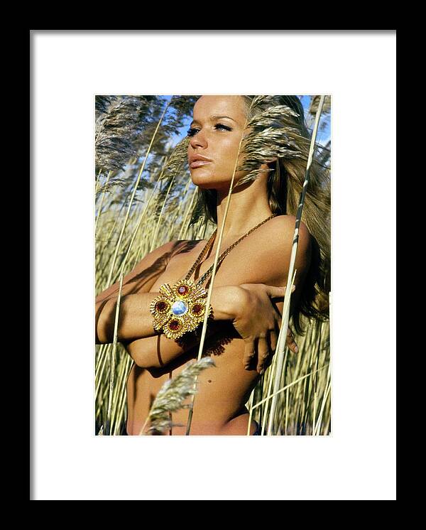 #new2022vogue Framed Print featuring the photograph Veruschka In Tall Grass by Franco Rubartelli