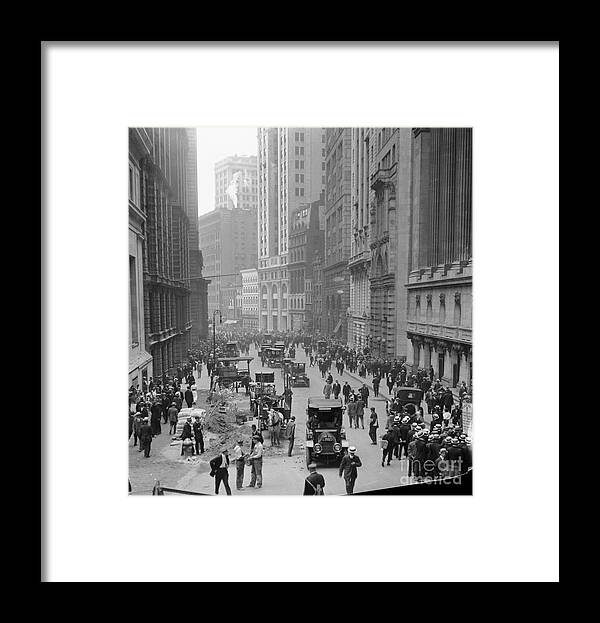 Corporate Business Framed Print featuring the photograph Wall Street During European War Crisis by Bettmann