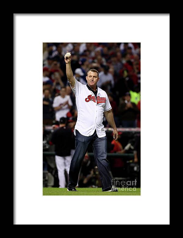 People Framed Print featuring the photograph Jim Thome by Ezra Shaw