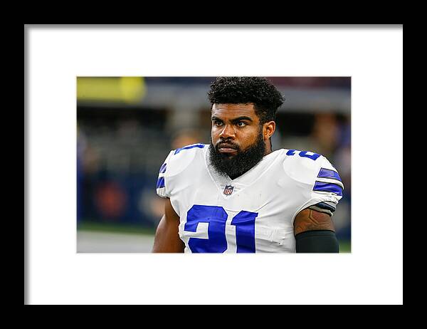 People Framed Print featuring the photograph NFL: AUG 26 Preseason - Raiders at Cowboys #13 by Icon Sportswire