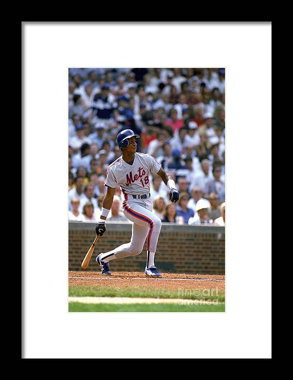 1980-1989 Framed Print featuring the photograph Darryl Strawberry by Ron Vesely