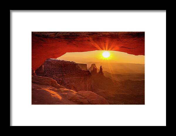 Mesa Arch Framed Print featuring the photograph Morning Rays #2 by Andrew Soundarajan