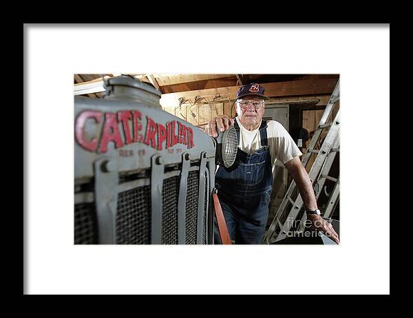People Framed Print featuring the photograph Bob Hall by Icon Sports Wire
