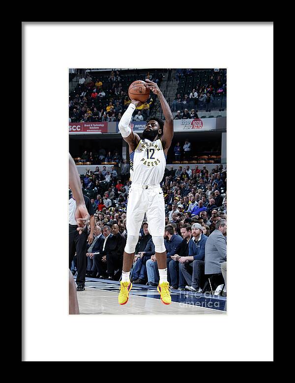 Tyreke Evans Framed Print featuring the photograph Tyreke Evans by Ron Hoskins