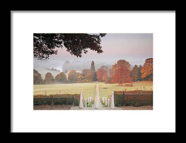 Scenics Framed Print featuring the photograph An autumn misty sunrise on Richmond hill. by Alex Saberi