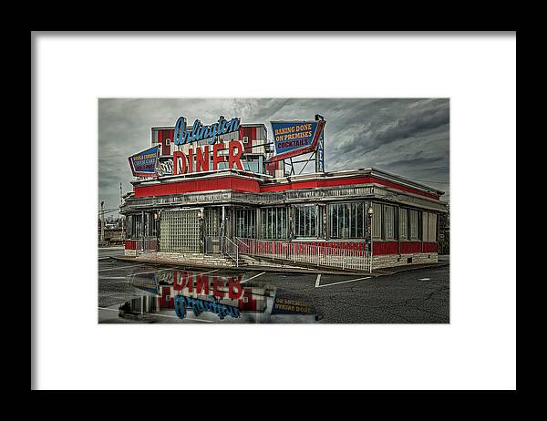 Arlington Diner Framed Print featuring the photograph Arlington Diner NJ by Susan Candelario