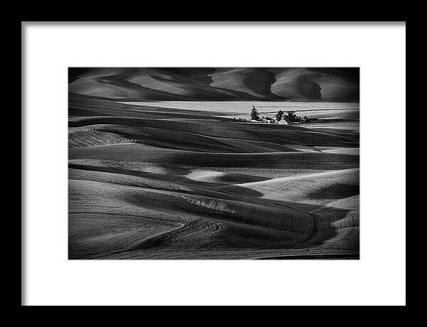 Palouse Framed Print featuring the photograph Barn In the palouse II by Jon Glaser