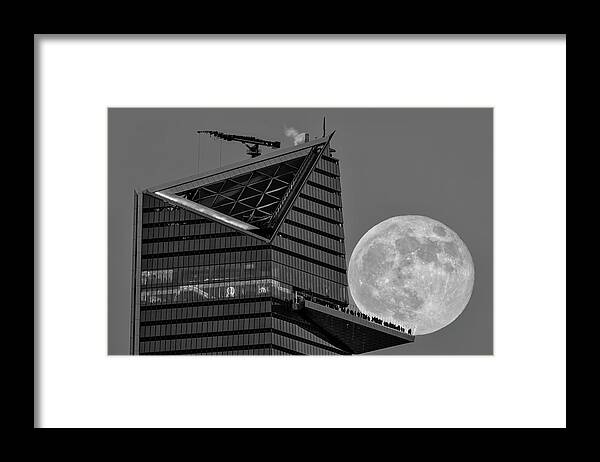 Nyc Framed Print featuring the photograph Beaver Moon Sits At The Edge BW by Susan Candelario