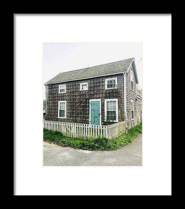 Cape Cod Framed Print featuring the photograph Cottage Cozy by Sue Morris