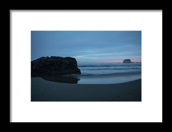 2018 Framed Print featuring the photograph Dusk at Bandon Beach by Gerri Bigler