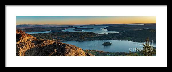 Mt. Erie Framed Print featuring the photograph Erie Christmas Sunset by Neiva Levanam