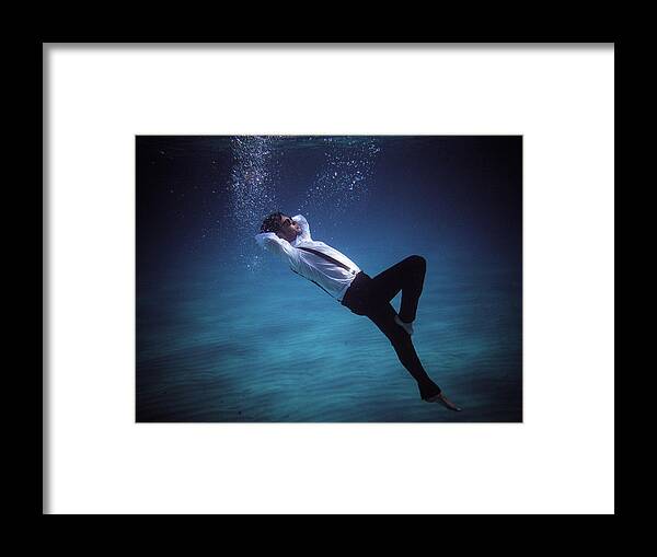 Underwater Framed Print featuring the photograph Fashion Man by Gemma Silvestre