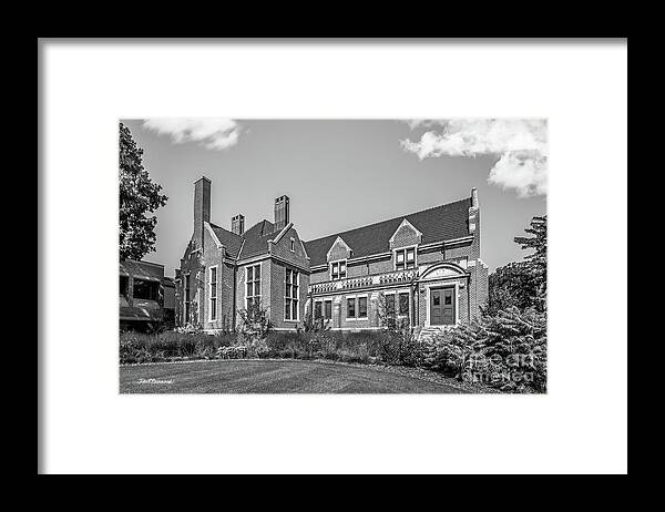 Hamline University Framed Print featuring the photograph Hamline University Giddens Alumni Center by University Icons