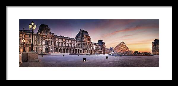 Arc De Triomphe Du Carrousel Framed Print featuring the photograph Louvre By Night by Serge Ramelli