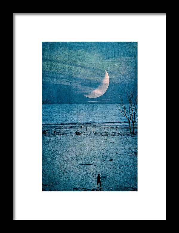 Beach Framed Print featuring the photograph Night walk by Yasmina Baggili