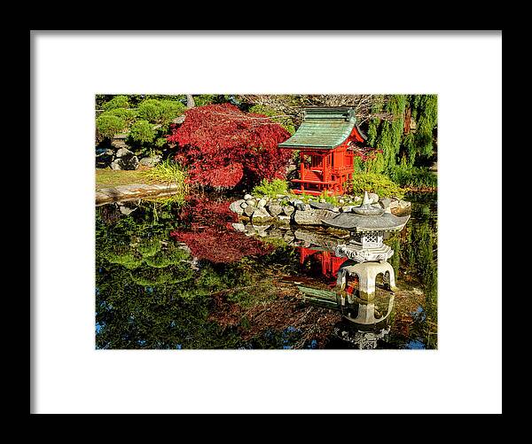 Pt Framed Print featuring the photograph Pagoda Reflections by Rob Green