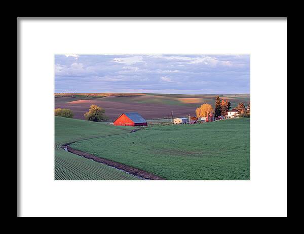 Landscape Framed Print featuring the photograph Palouse Barn #1 by Greg Waddell
