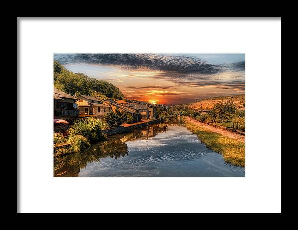 Sunset Framed Print featuring the photograph Rio de Onor by Micah Offman