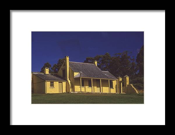 Cottage Framed Print featuring the photograph Settler's Cottage by Frank Lee