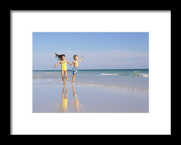 Outdoors Framed Print featuring the photograph Summer Vacation by JLBarranco