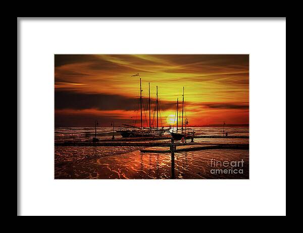 Sun Framed Print featuring the photograph Sunset at Sea by Shelia Hunt
