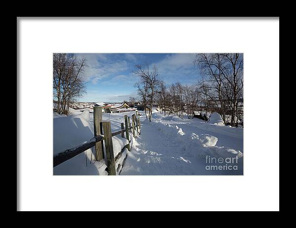 Way Framed Print featuring the photograph The Way to Juhls Silver Gallery by Eva Lechner