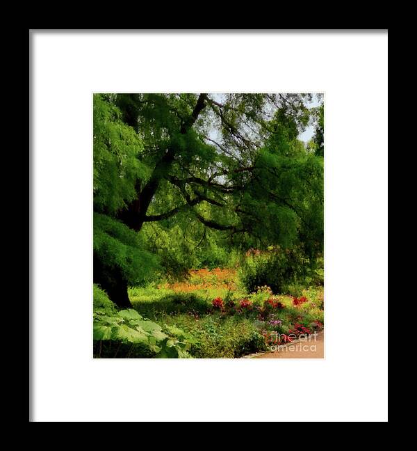 Landscape Framed Print featuring the photograph Tranquil Haven by Yvonne Johnstone