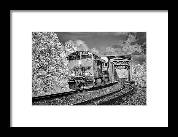 Railroad Framed Print featuring the photograph Union Pacific 7814 at Brewerville IL by Jim Pearson