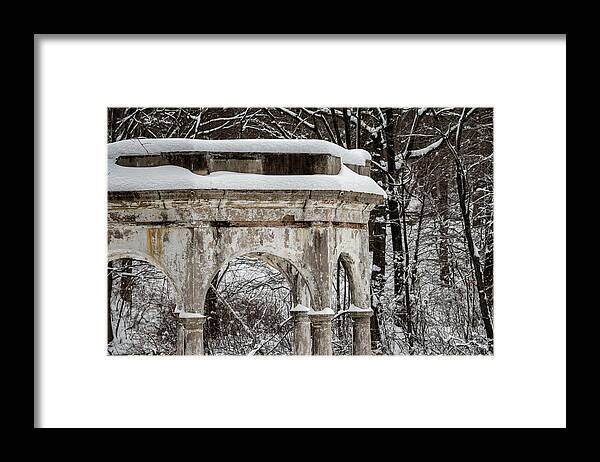 Tibbetts Brook Park Framed Print featuring the photograph Winter in Tibbetts Brook Park 2 by Kevin Suttlehan