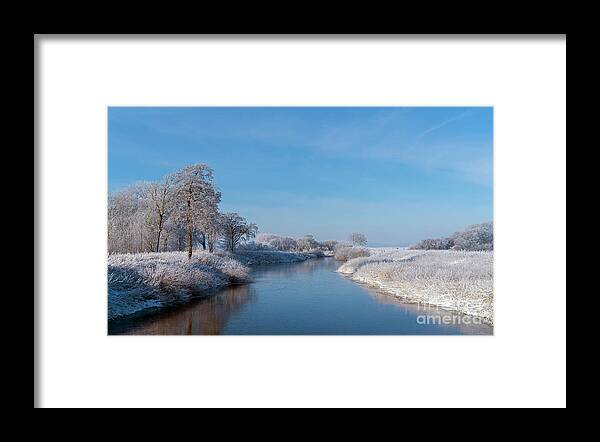 Frosty Framed Print featuring the photograph Winter Wonderland by Daniel M Walsh