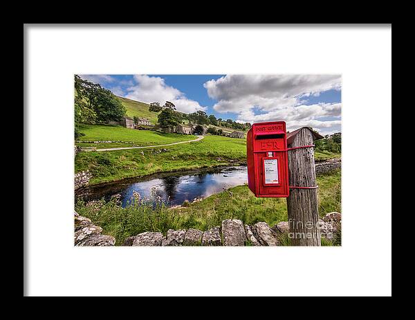 Yorkshire Framed Print featuring the photograph Yockenthwaite by Tom Holmes