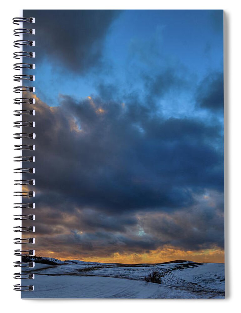 Palouse Winter Sunset Spiral Notebook featuring the photograph Palouse Winter Sunset by David Patterson