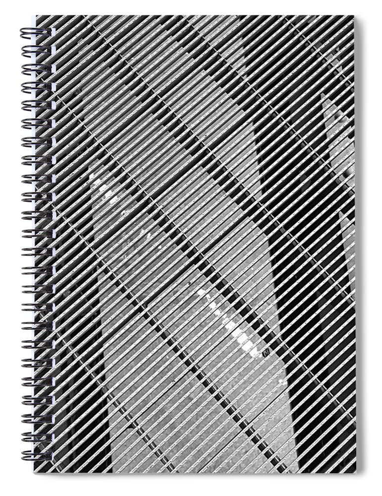The High Line Spiral Notebook featuring the photograph The High Line 190 by Rob Hans