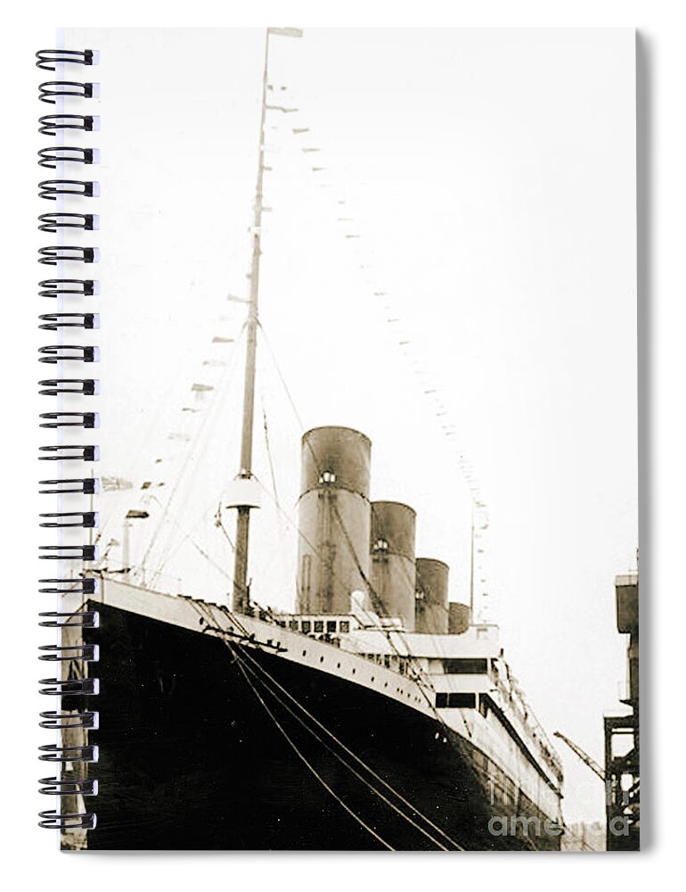 Southanpton　School　Titanic　English　departing　maiden　voyage　by　Notebook　Spiral　Pixels　on　from　The　her