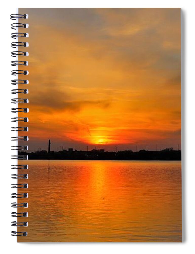 Sunset Spiral Notebook featuring the photograph May Sunset on the Delaware River by Linda Stern