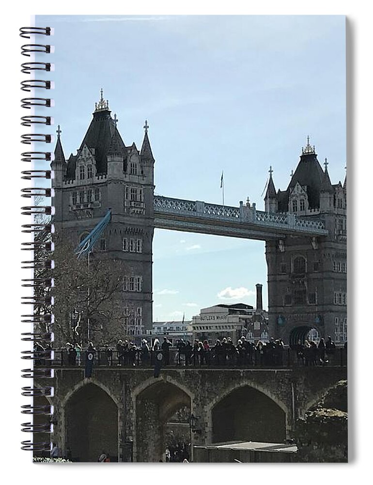Bridge Spiral Notebook featuring the photograph London Landmark by Lee Darnell